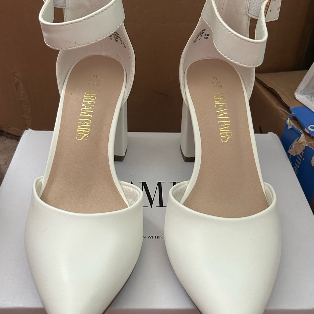 Brand new, never worn Dream Pairs heels
